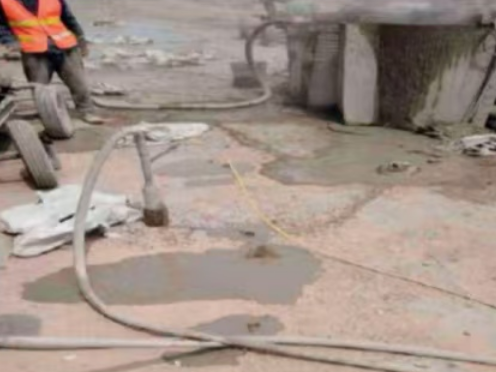 景德镇水泥混凝土路面板底注浆技术 路面脱空注浆整治方案